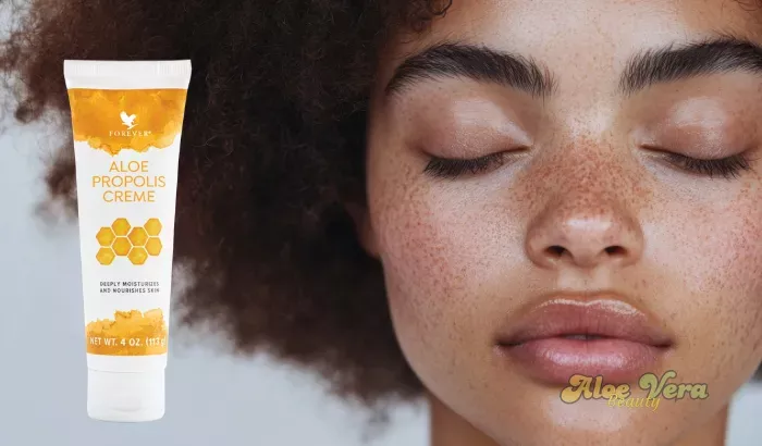 Application de l’Aloe Propolis Crème pour améliorer l’éclat et la douceur de la peau au quotidien