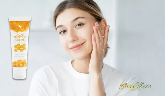 Aloe Propolis Crème mise en avant face aux crèmes classiques pour choisir le meilleur soin pour la peau.