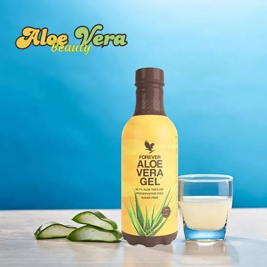 Zoom sur la texture pure du gel d’aloe vera Forever dans son emballage original